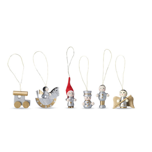 6 wooden Christmas tree hangers